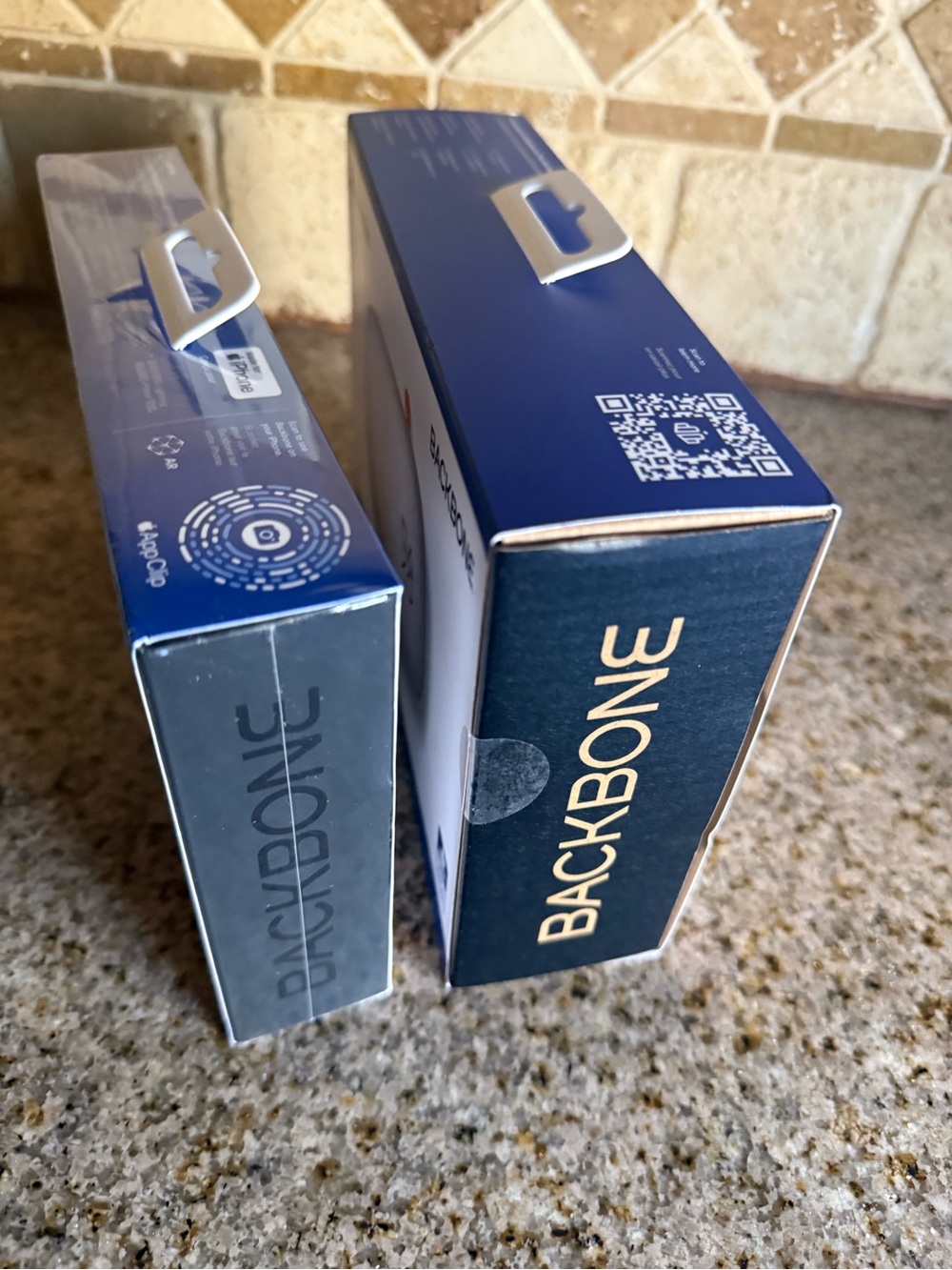 Backbone One PlayStation Edition Controller (Lightning) + Official Carrying Case - Picture 6 of 7